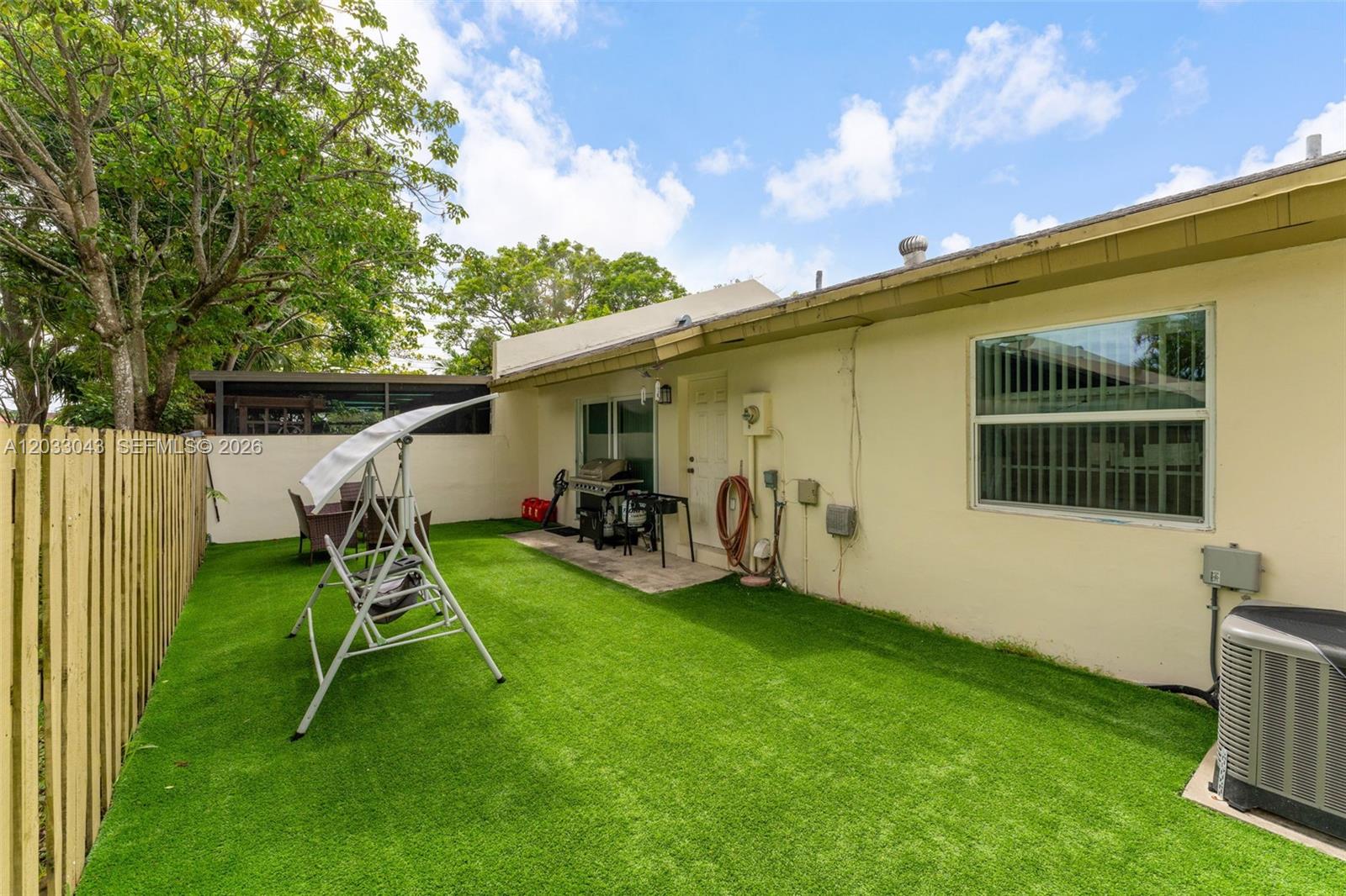 DEVON-AIRE VILLAS SEC 6 - Residential