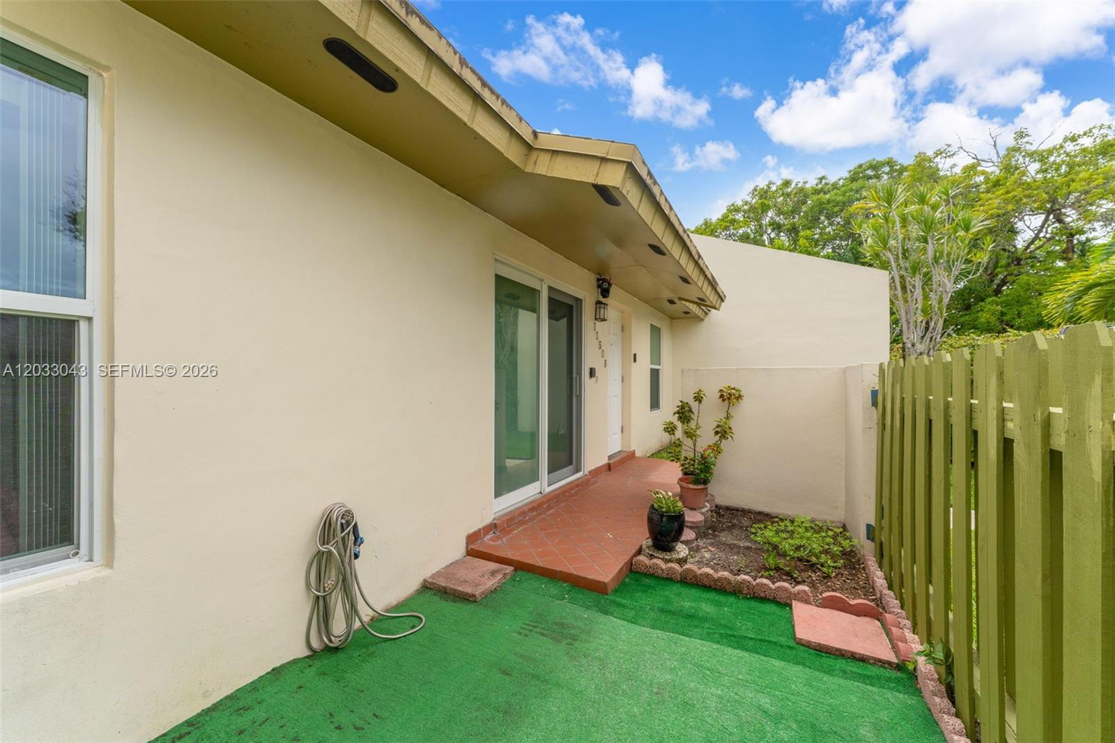 DEVON-AIRE VILLAS SEC 6 - Residential