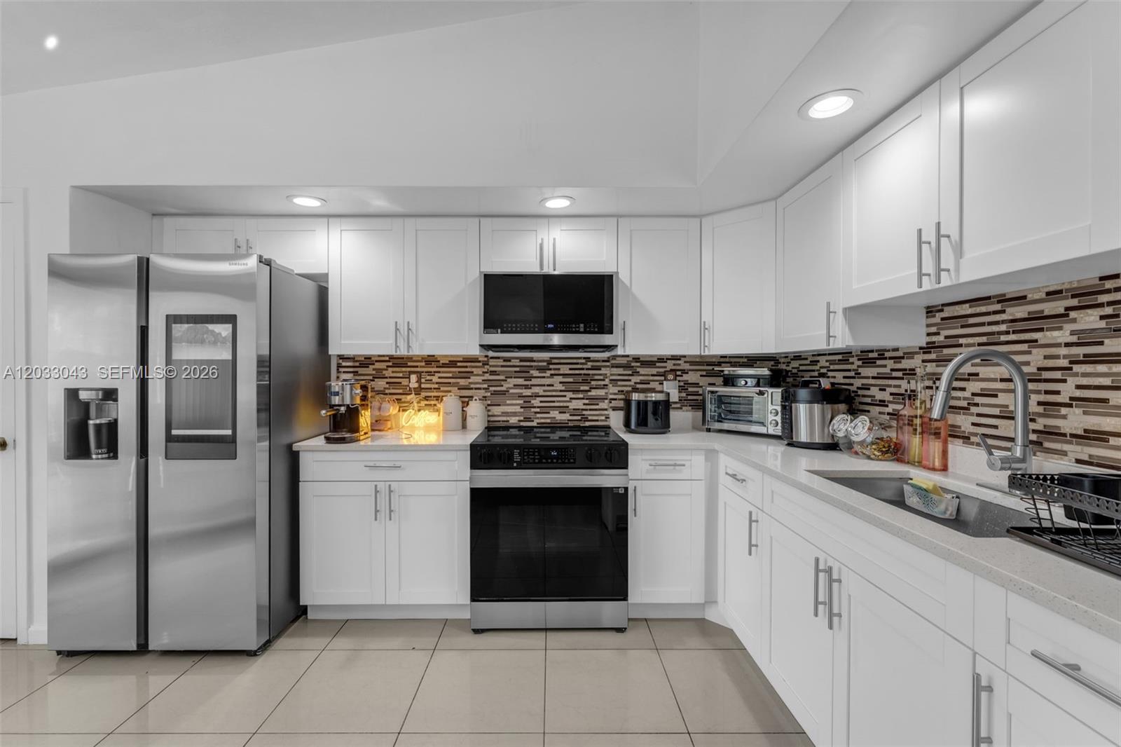 DEVON-AIRE VILLAS SEC 6 - Residential