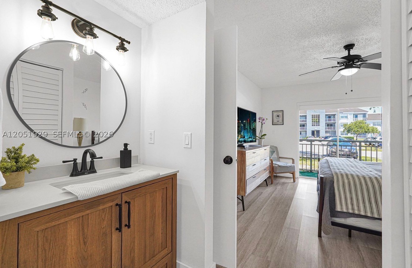 LE CLUB AT OLD CUTLER CON - Residential Lease