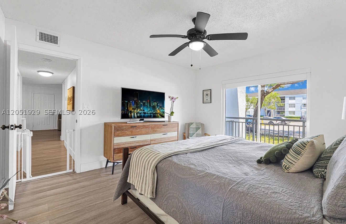 LE CLUB AT OLD CUTLER CON - Residential Lease