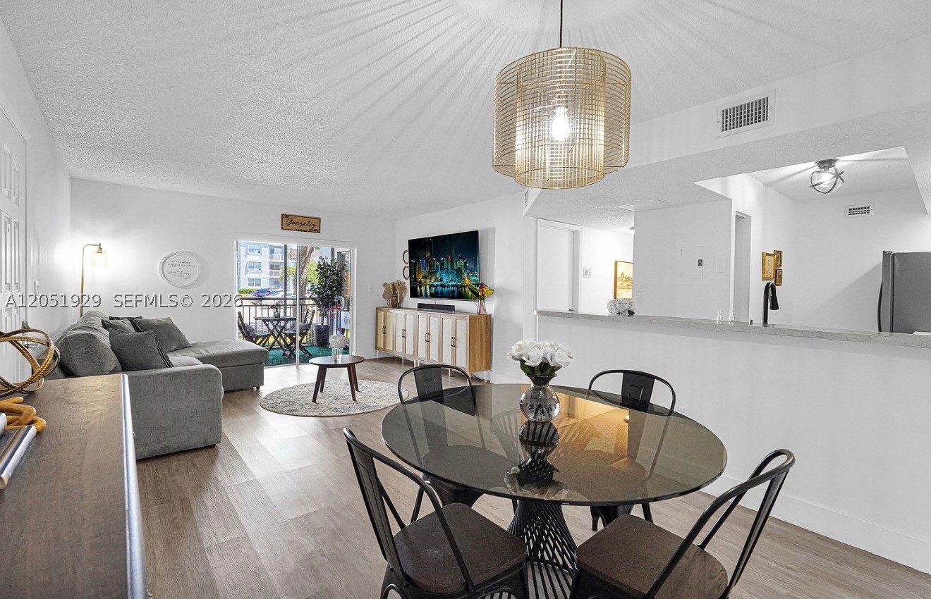 LE CLUB AT OLD CUTLER CON - Residential Lease