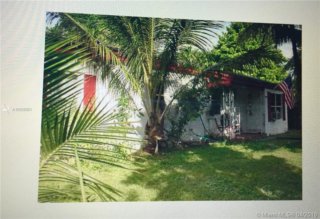 Lakefront property. Great, close-in South Miami area. Close to highway access & schools. Quiet and tranquil. Home has a roomy layout with overflowing rooms for office and family room. Cozy rooms with 2 bedrooms and 2 bathrooms. The backyard is very large. Room to grow. Fans, pool, 2nd washer/dryer are not included.