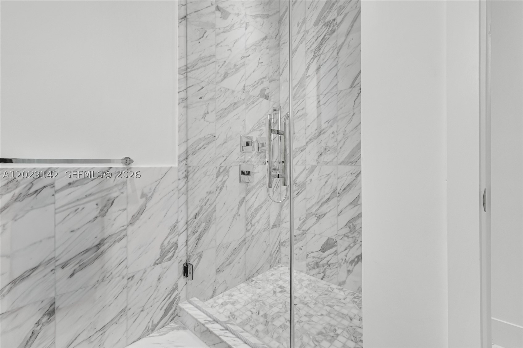 UNA RESIDENCES - Residential