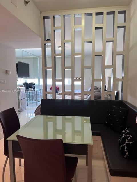 THE DECOPLAGE CONDO - Residential Lease
