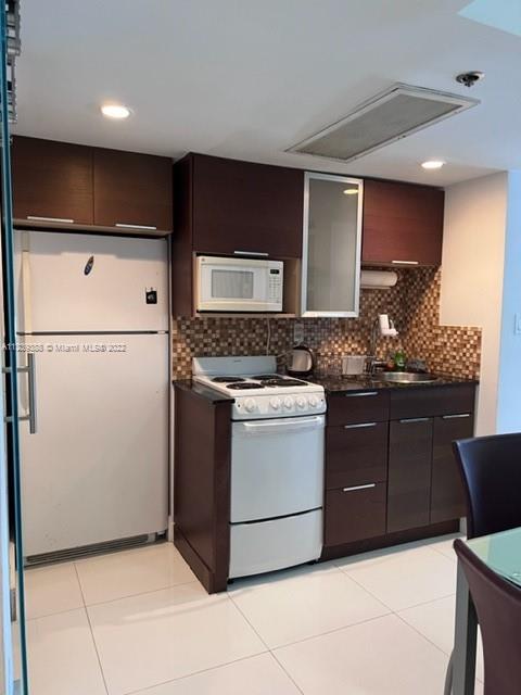THE DECOPLAGE CONDO - Residential Lease