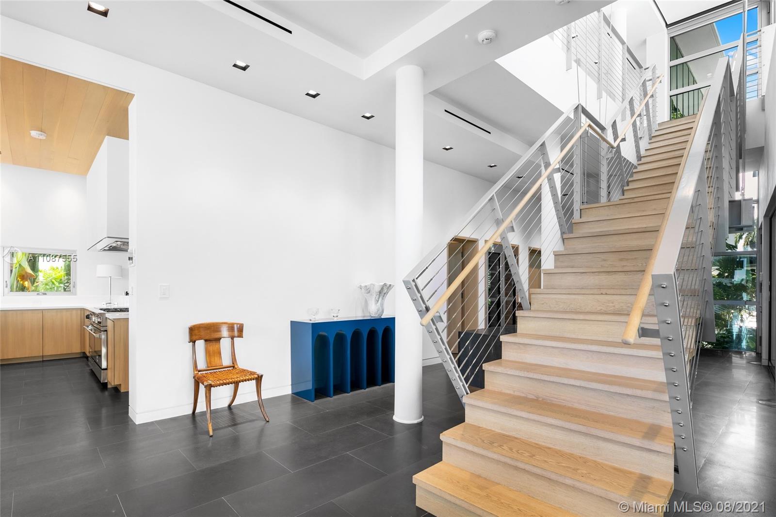 SAN MARINO ISLAND - Residential