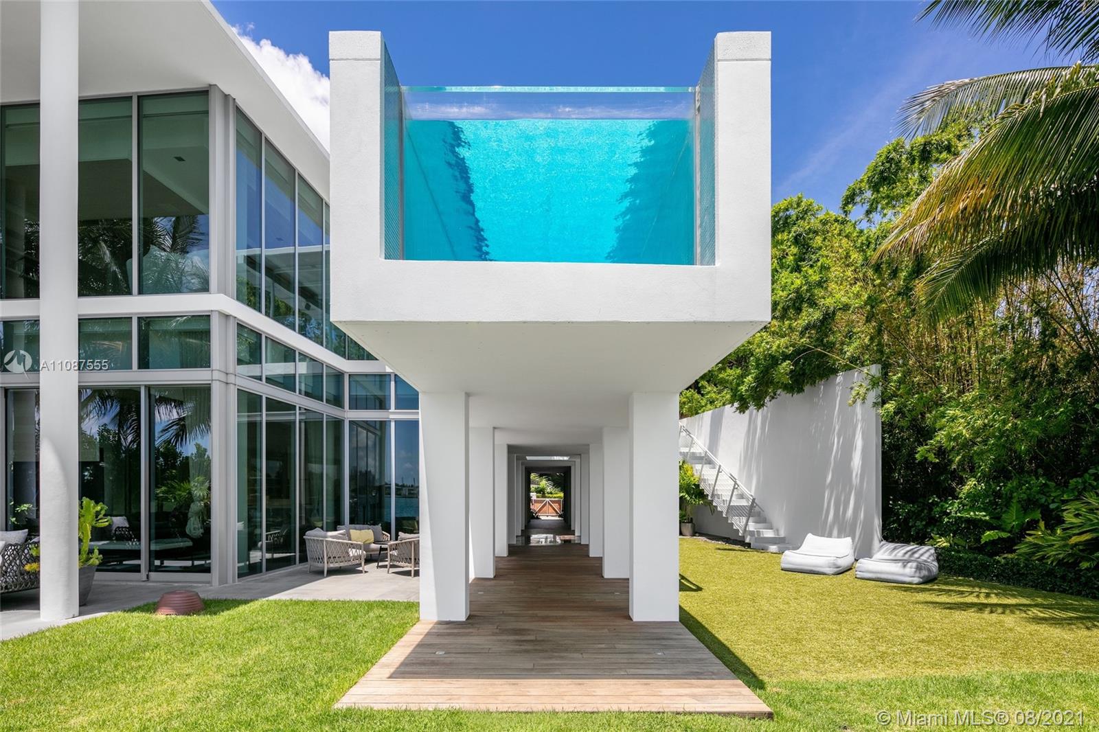 SAN MARINO ISLAND - Residential