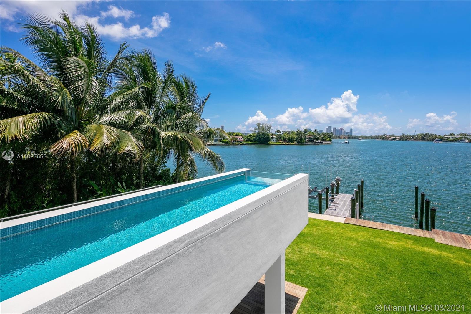 SAN MARINO ISLAND - Residential