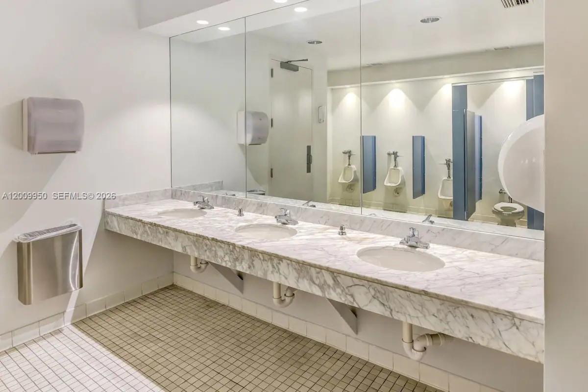 THE CLUB AT BRICKELL BAY - Residential