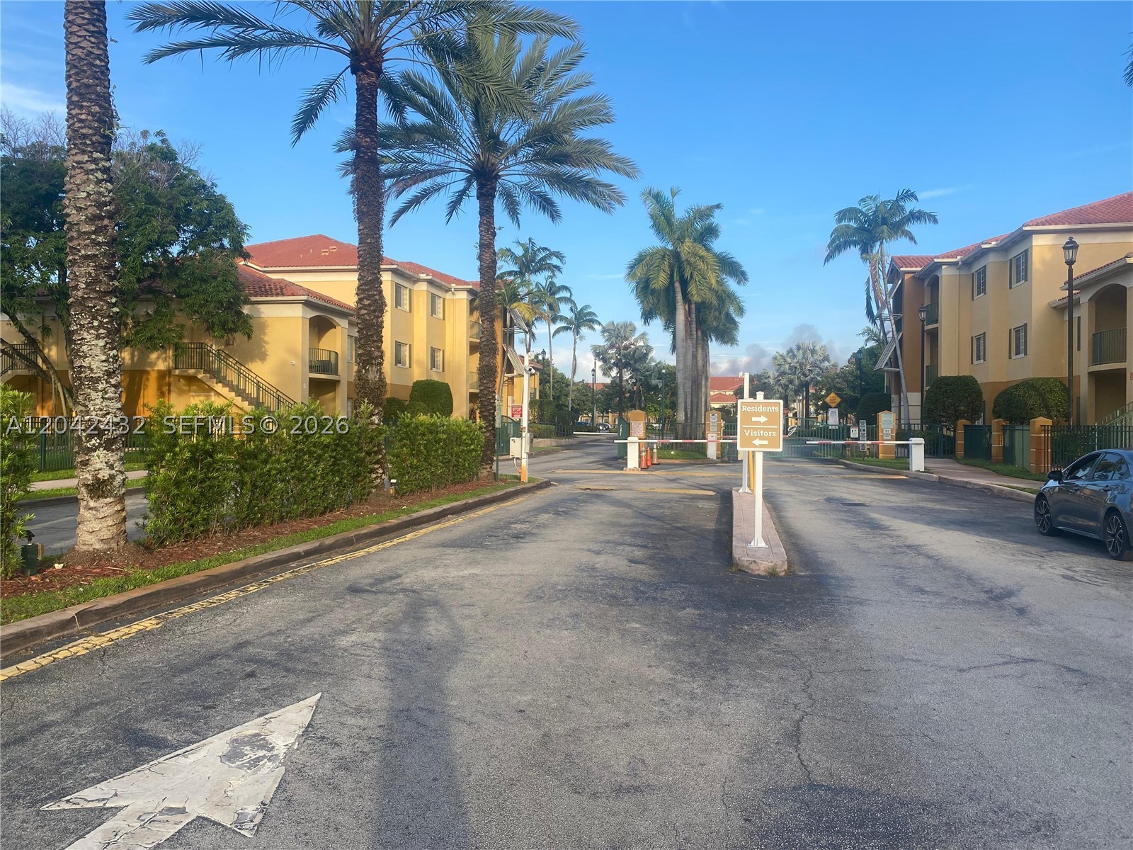 PALM GARDENS AT DORAL CON - Residential