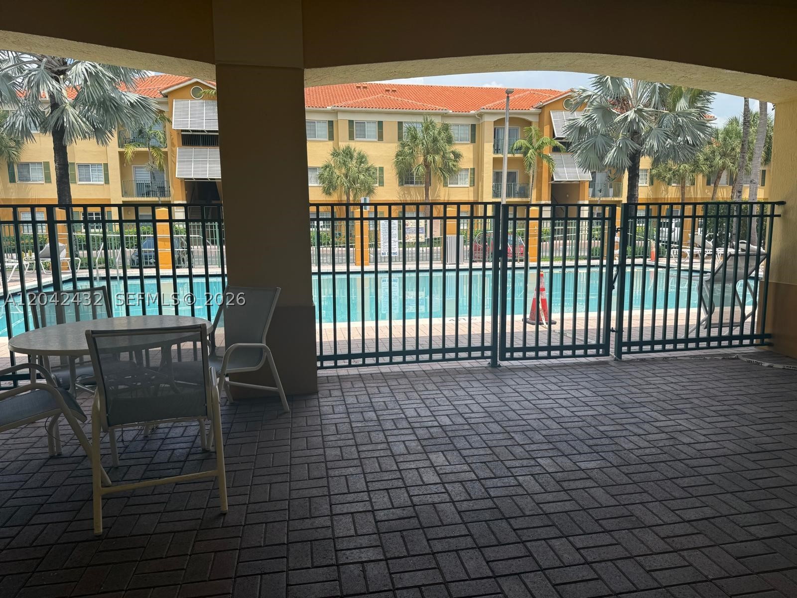 PALM GARDENS AT DORAL CON - Residential