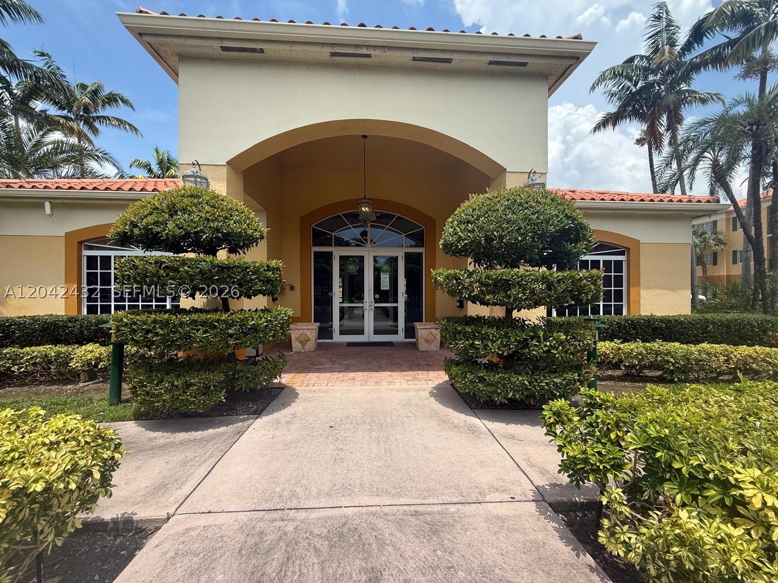 PALM GARDENS AT DORAL CON - Residential