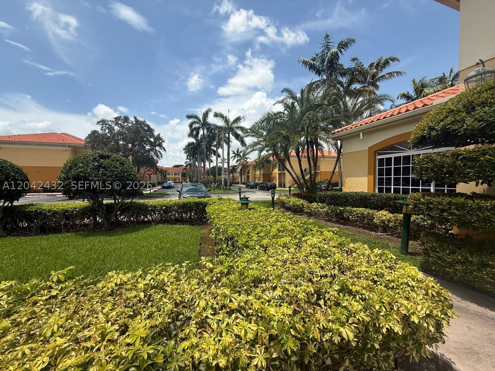 PALM GARDENS AT DORAL CON - Residential