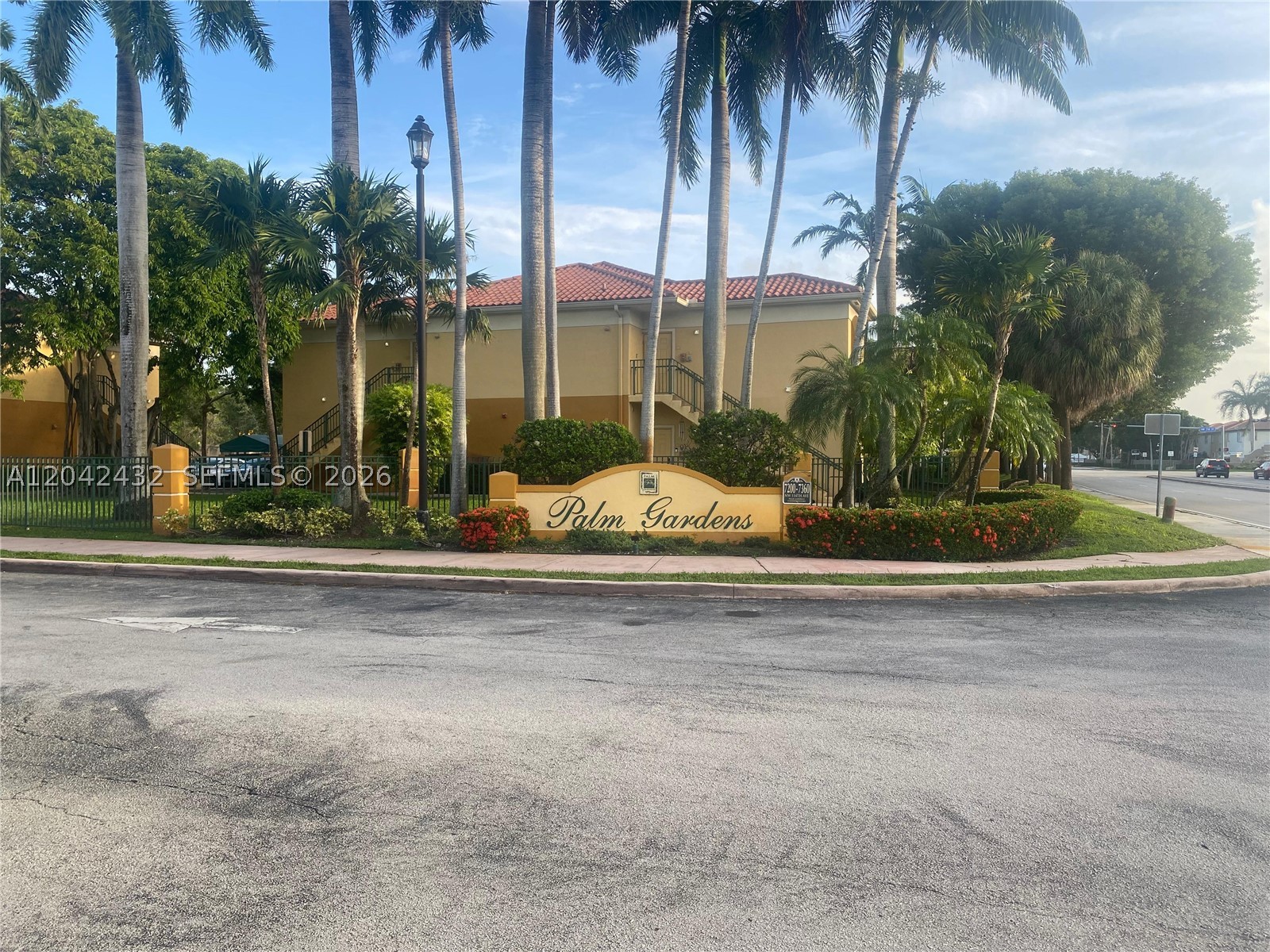 PALM GARDENS AT DORAL CON - Residential