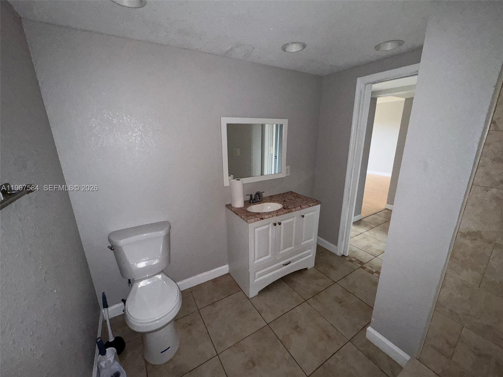 LAKES OF INVERRARY CONDO - Residential