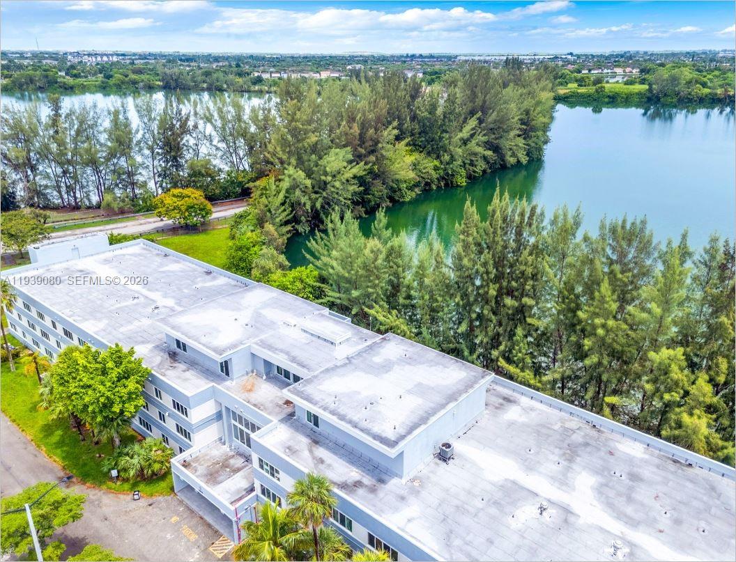 NARANJA LAKES CONDO NO 5 - Residential