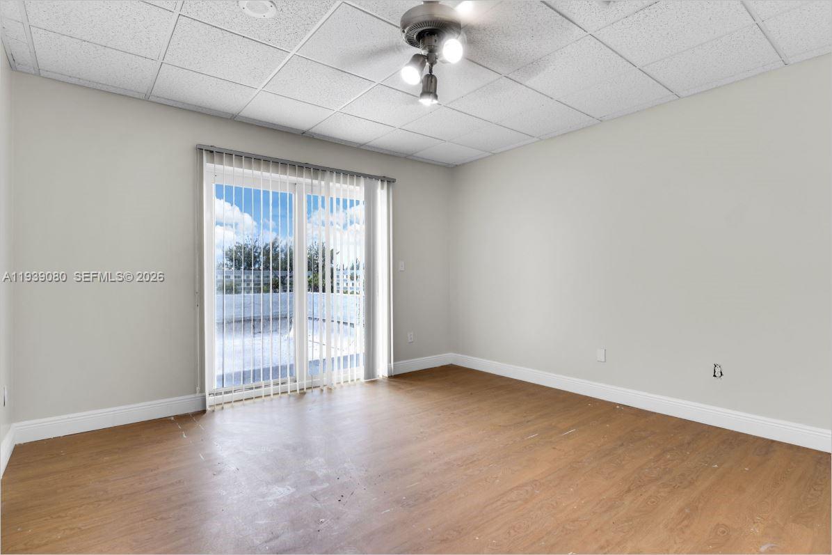 NARANJA LAKES CONDO NO 5 - Residential