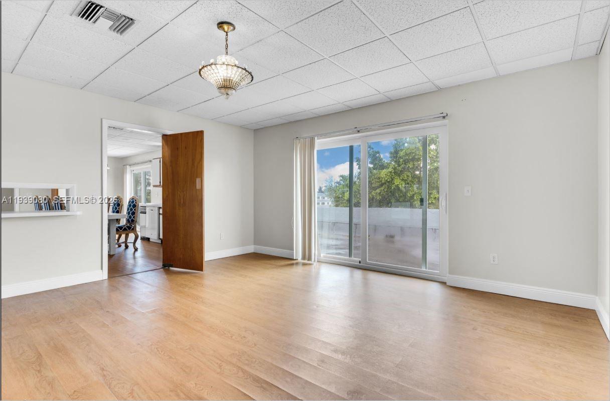 NARANJA LAKES CONDO NO 5 - Residential