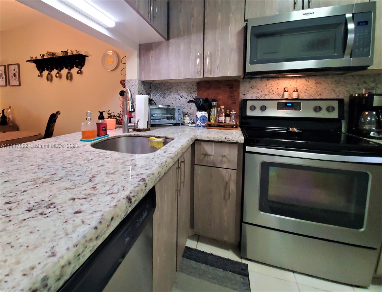 SUNRISE LAKES 160 CONDO - Residential