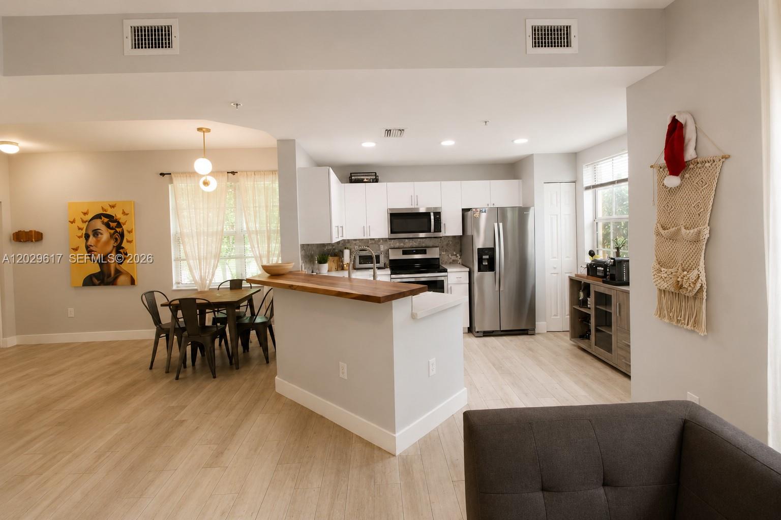 THE PRESERVE CONDO - Residential Lease