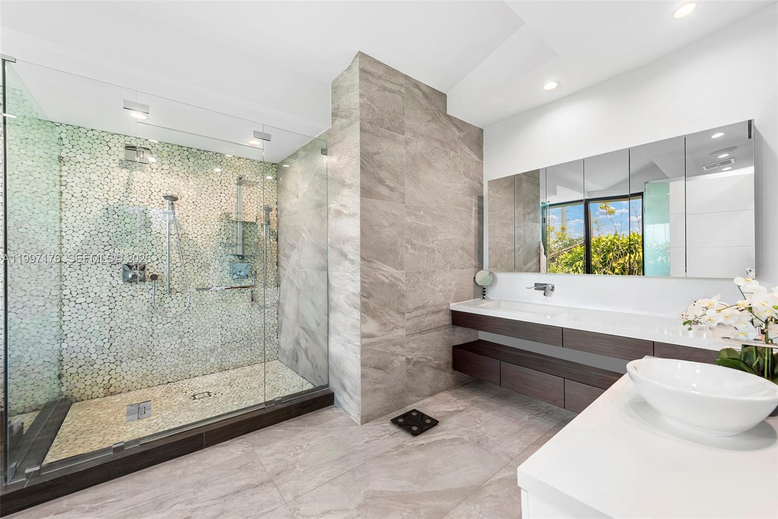 GOLDEN ISLES ESTATES - Residential