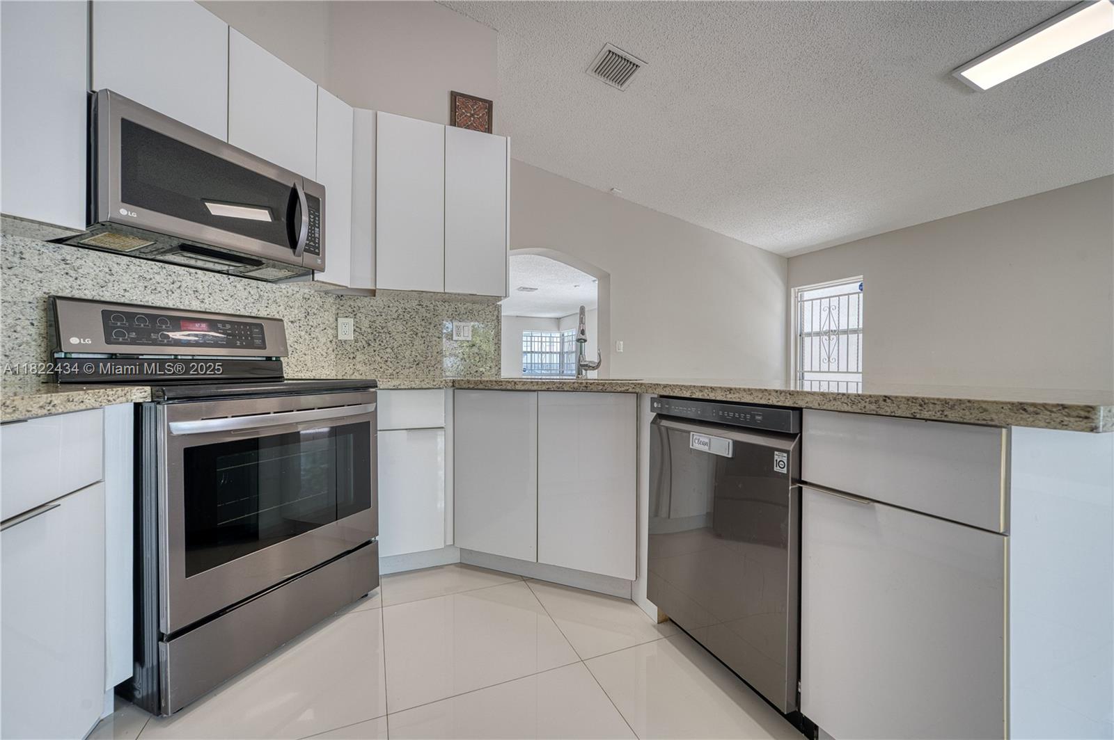 HIGHLANDS AT KENDALL - Residential