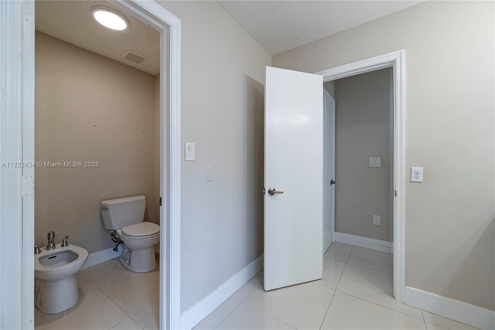 HIGHLANDS AT KENDALL - Residential