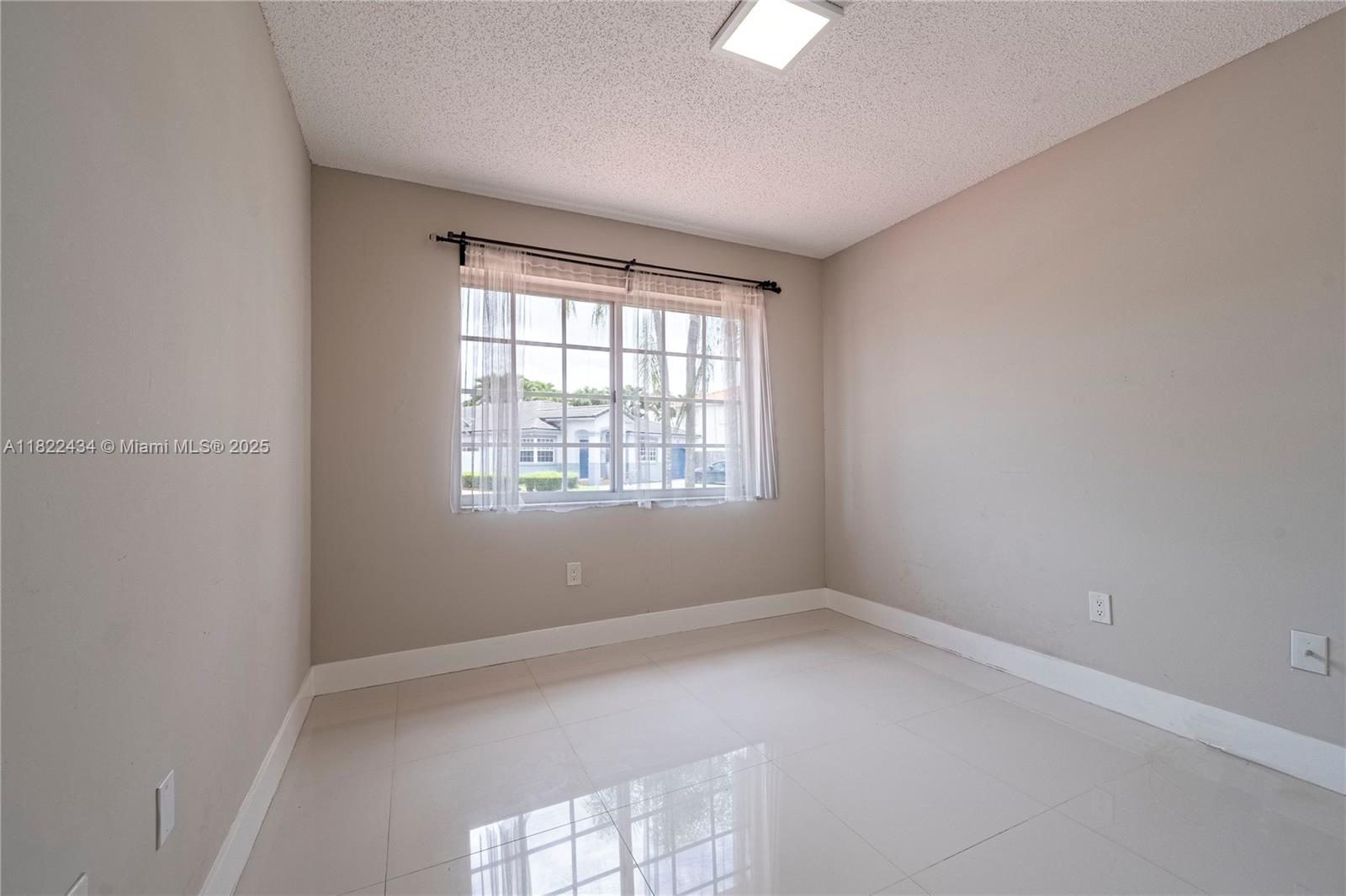 HIGHLANDS AT KENDALL - Residential