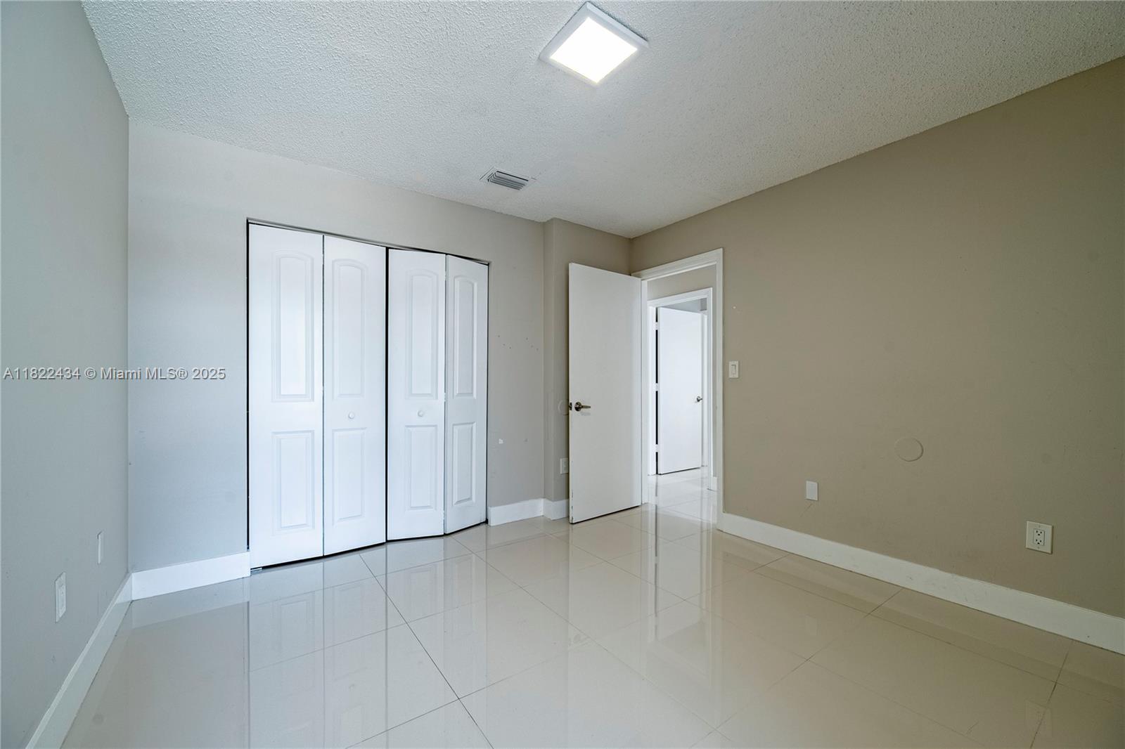 HIGHLANDS AT KENDALL - Residential