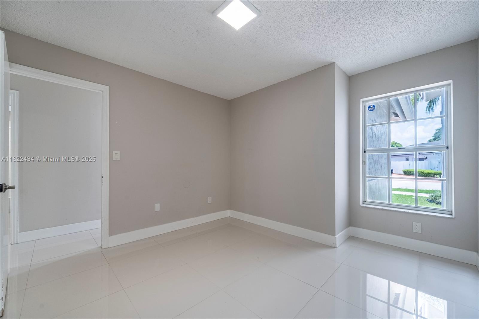 HIGHLANDS AT KENDALL - Residential