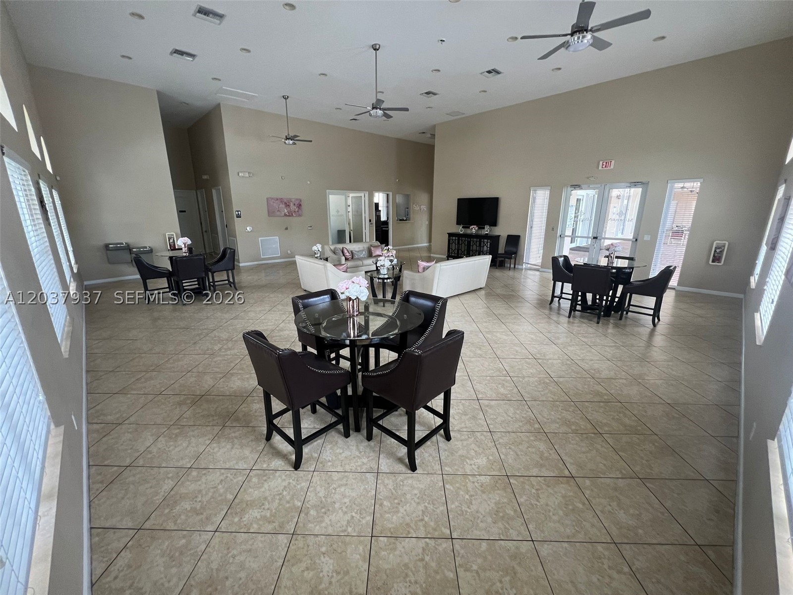 MANDARIN LAKES - Residential Lease