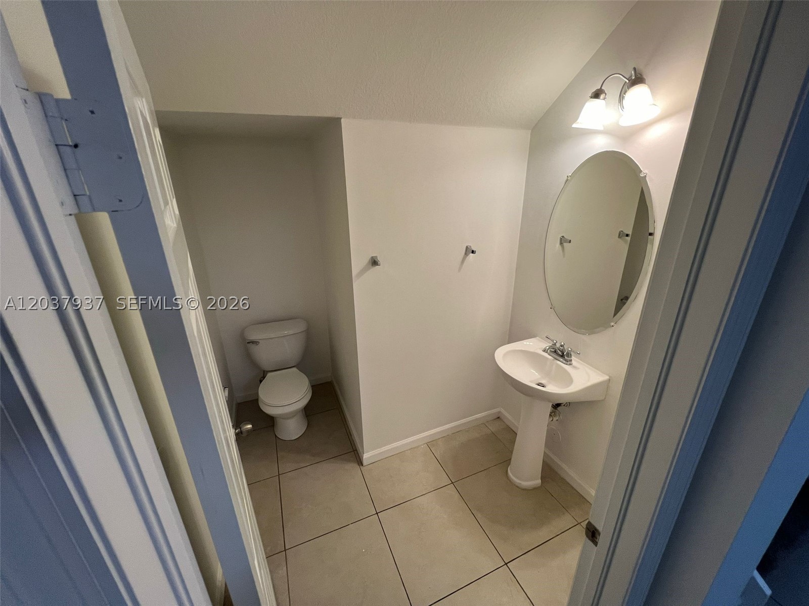 MANDARIN LAKES - Residential Lease