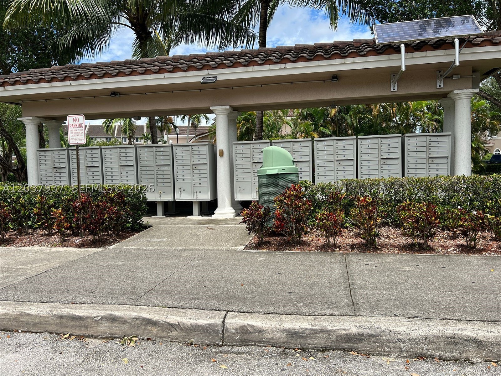 MANDARIN LAKES - Residential Lease