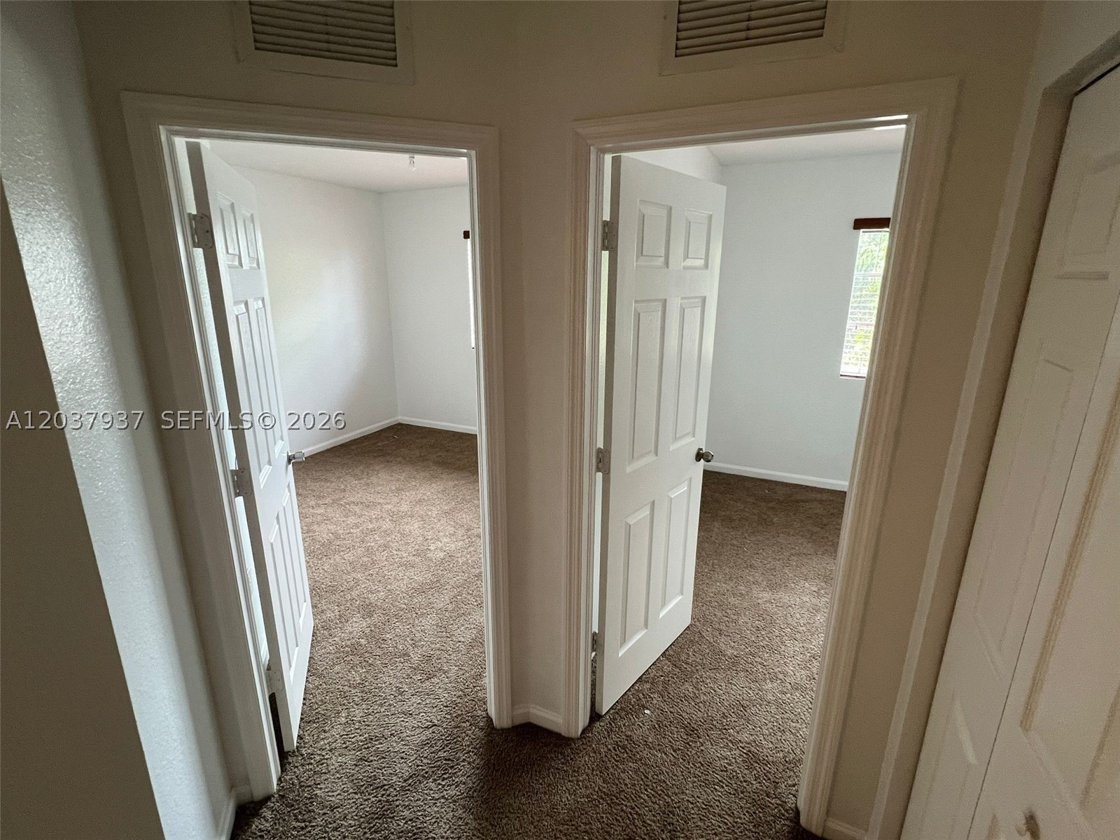 MANDARIN LAKES - Residential Lease