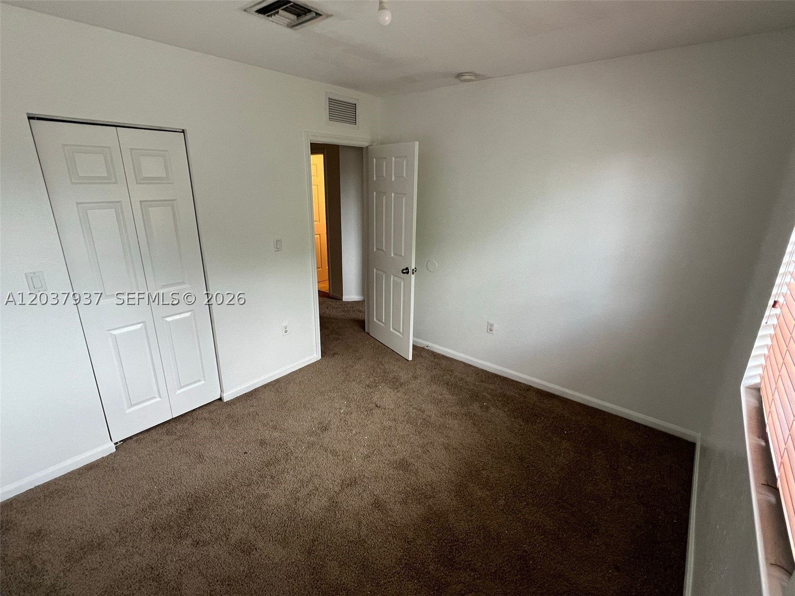 MANDARIN LAKES - Residential Lease