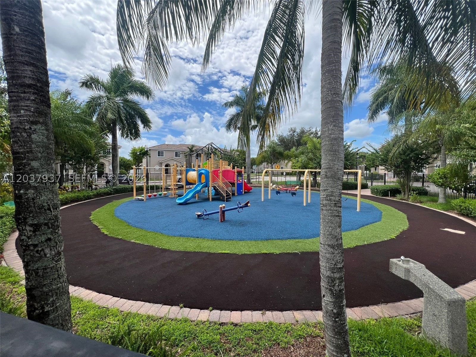 MANDARIN LAKES - Residential Lease
