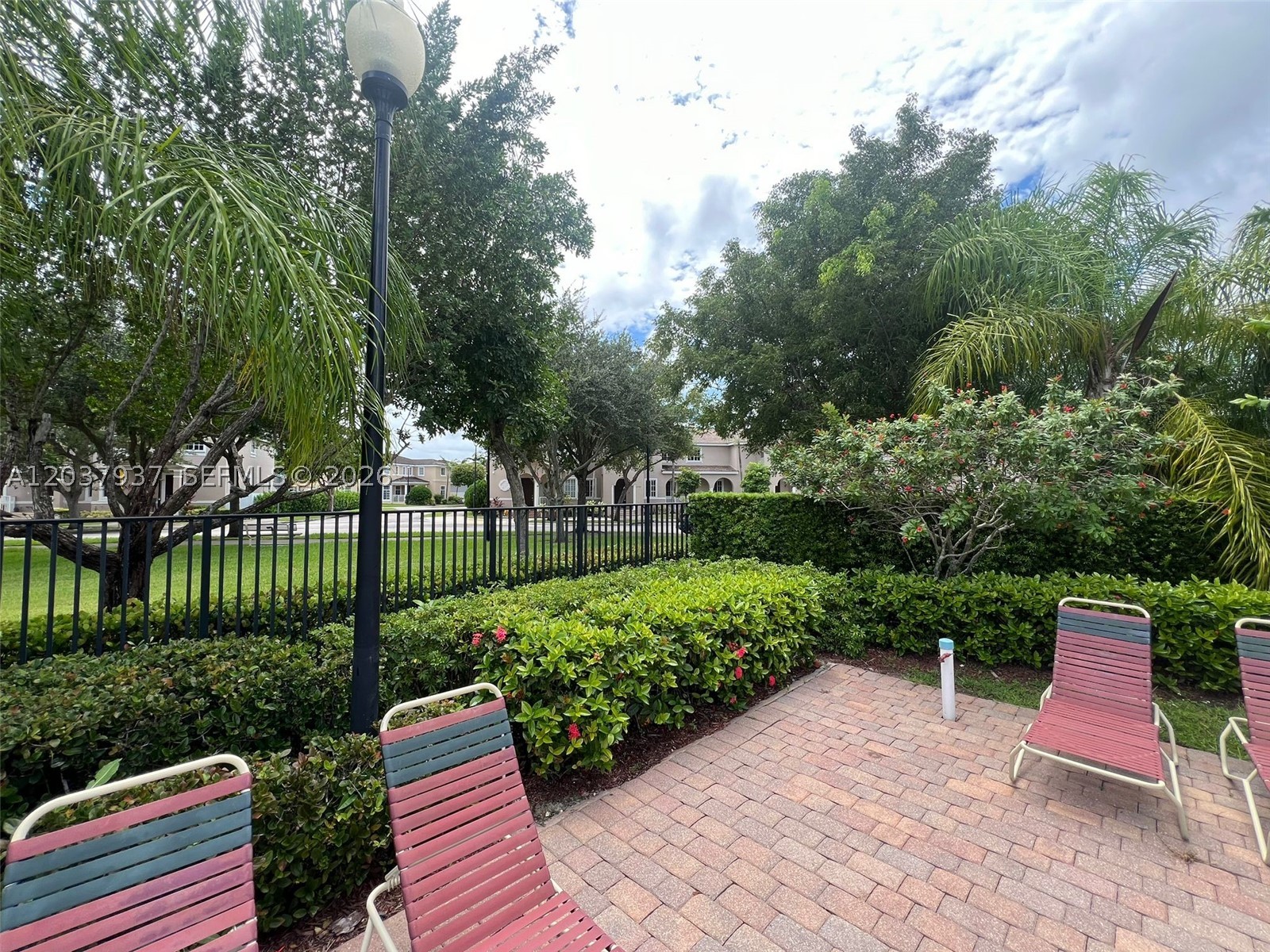 MANDARIN LAKES - Residential Lease