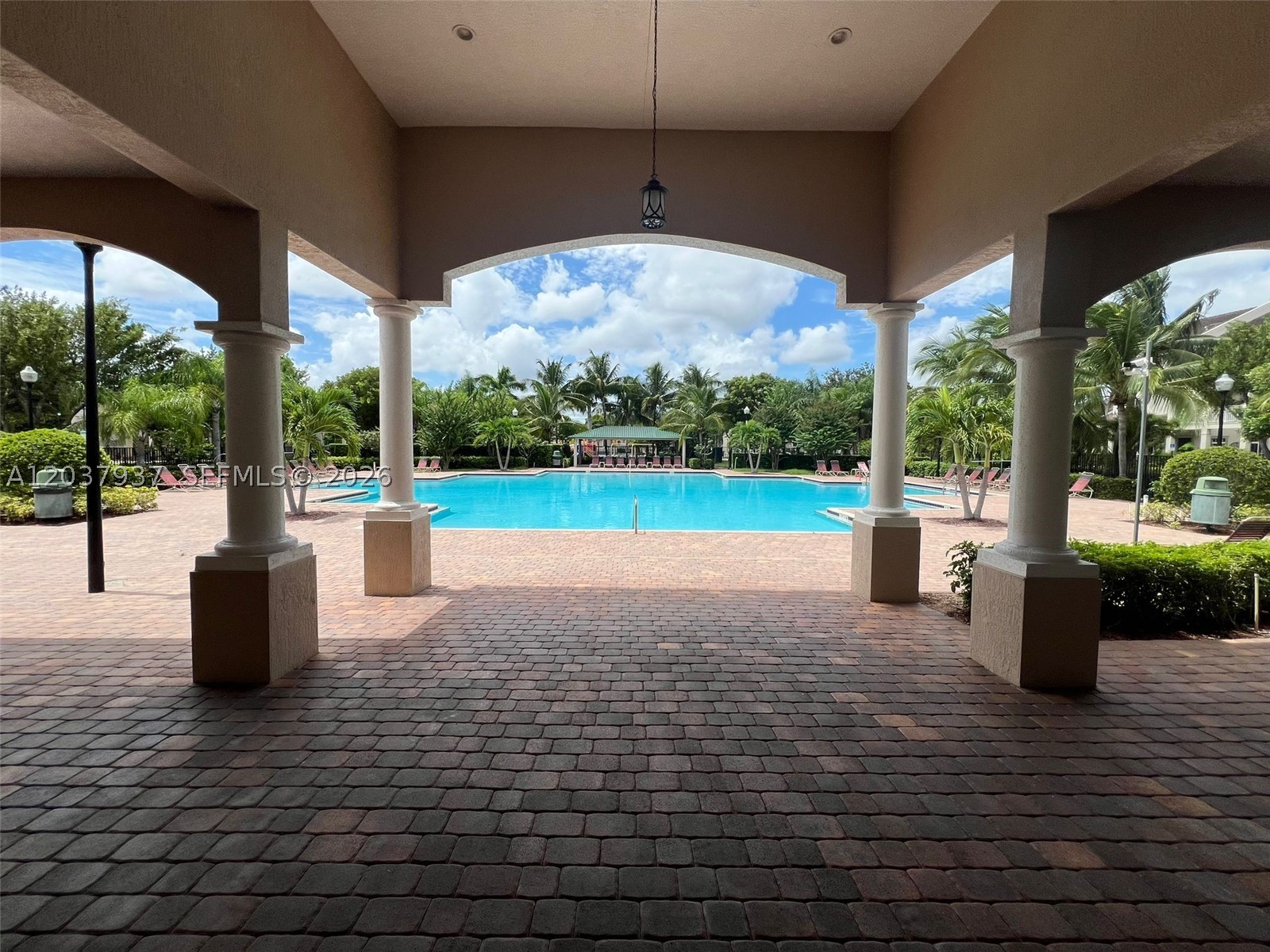 MANDARIN LAKES - Residential Lease