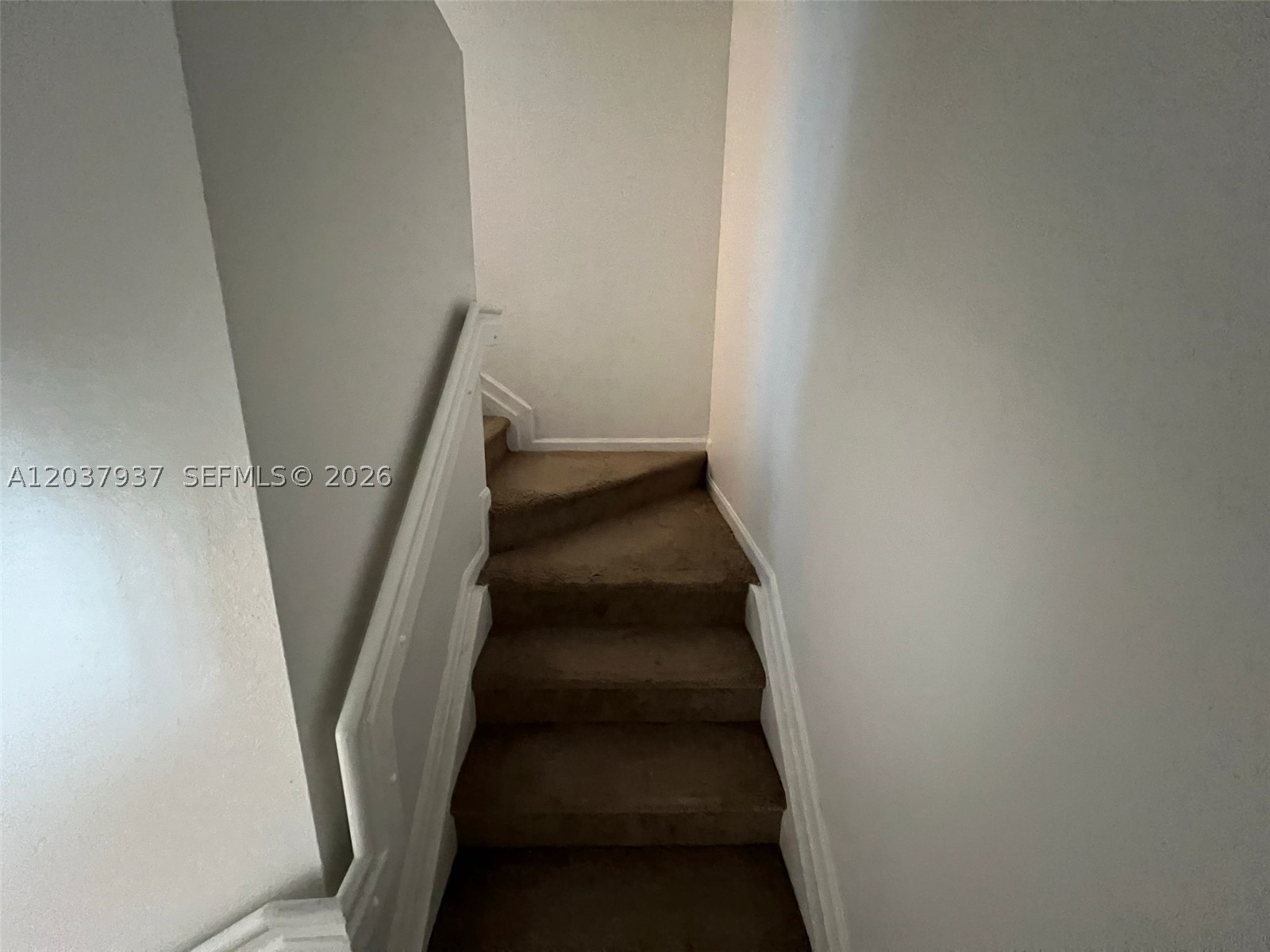MANDARIN LAKES - Residential Lease