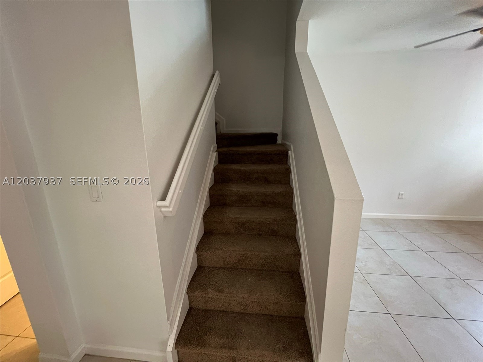 MANDARIN LAKES - Residential Lease