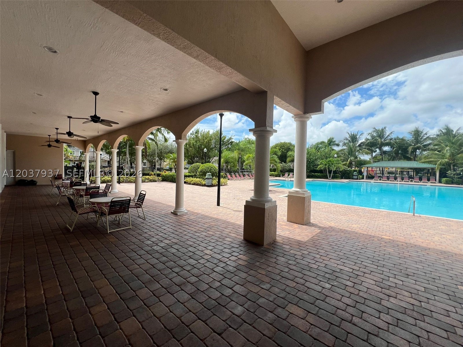 MANDARIN LAKES - Residential Lease