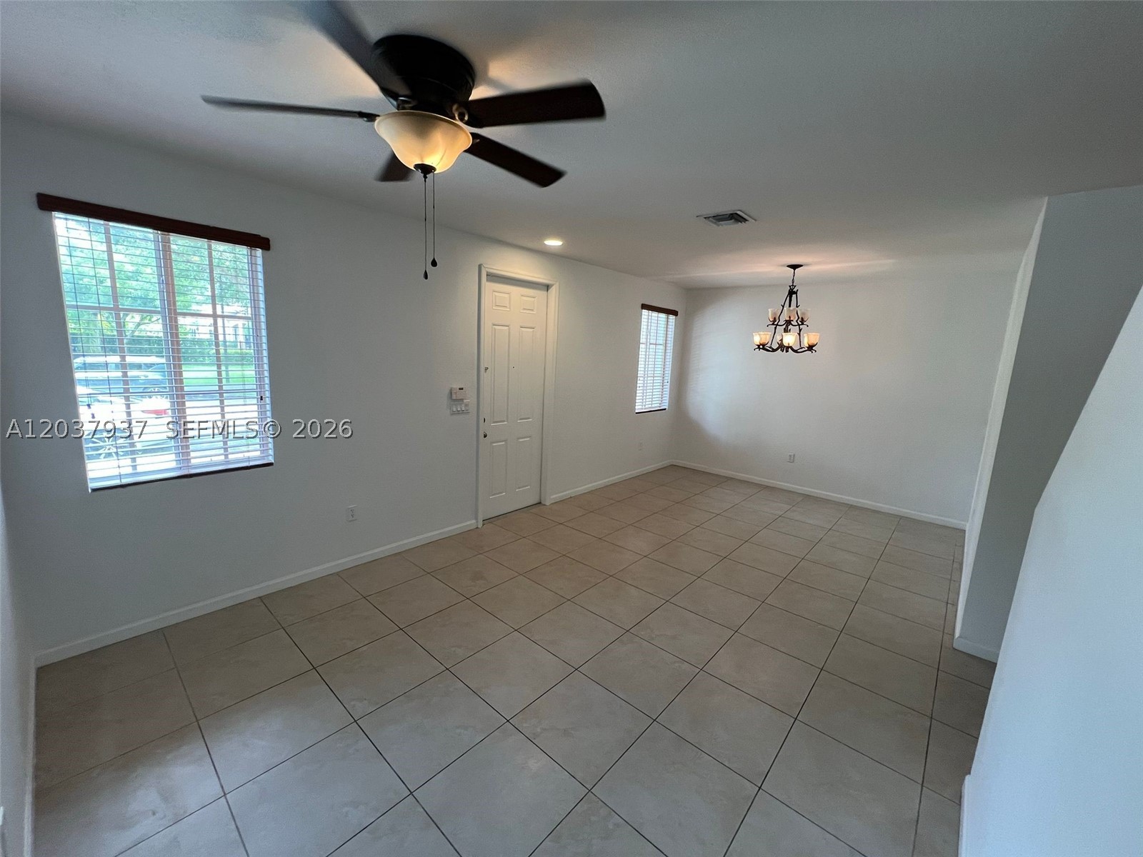 MANDARIN LAKES - Residential Lease