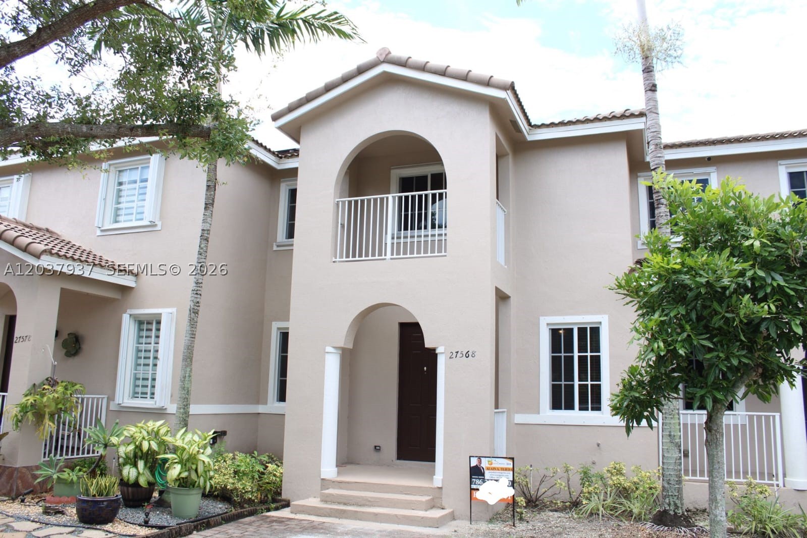 MANDARIN LAKES - Residential Lease