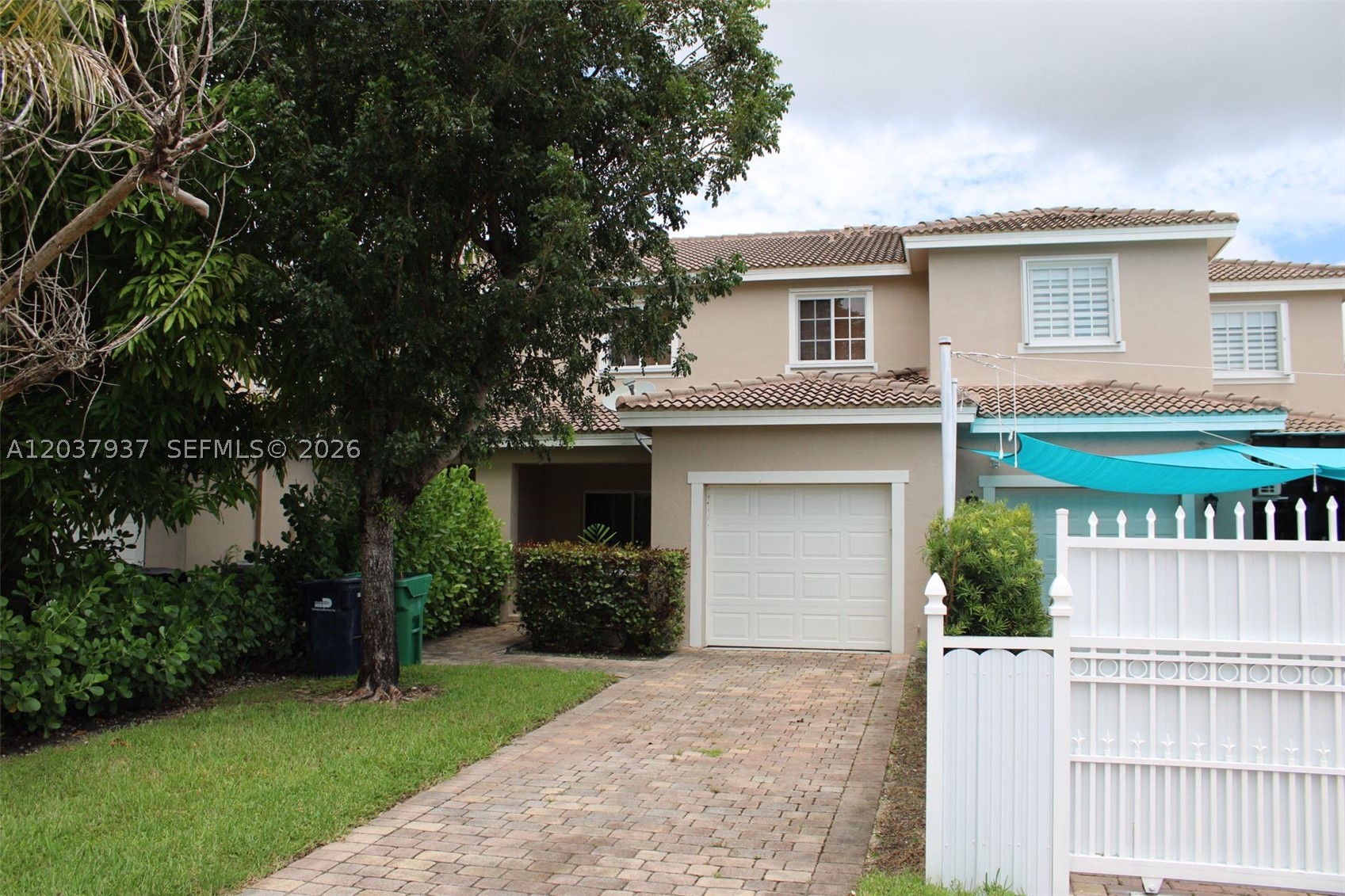 MANDARIN LAKES - Residential Lease