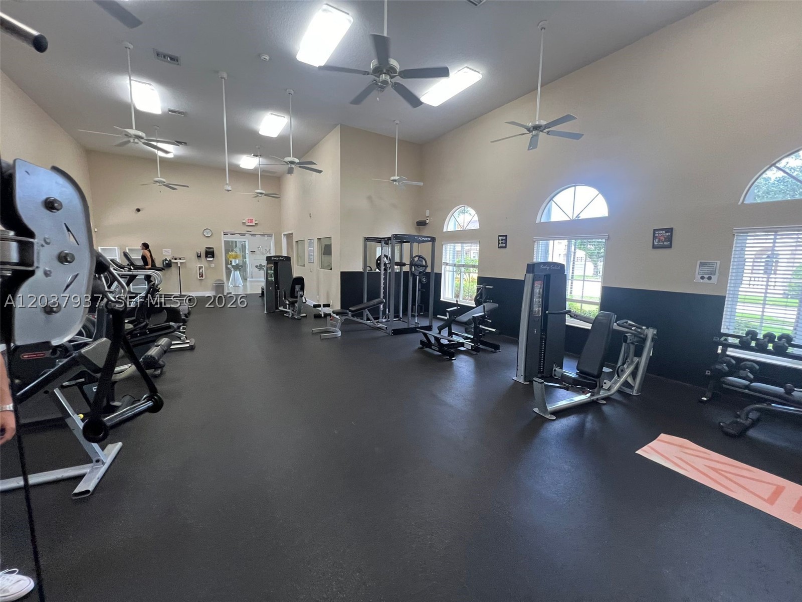 MANDARIN LAKES - Residential Lease