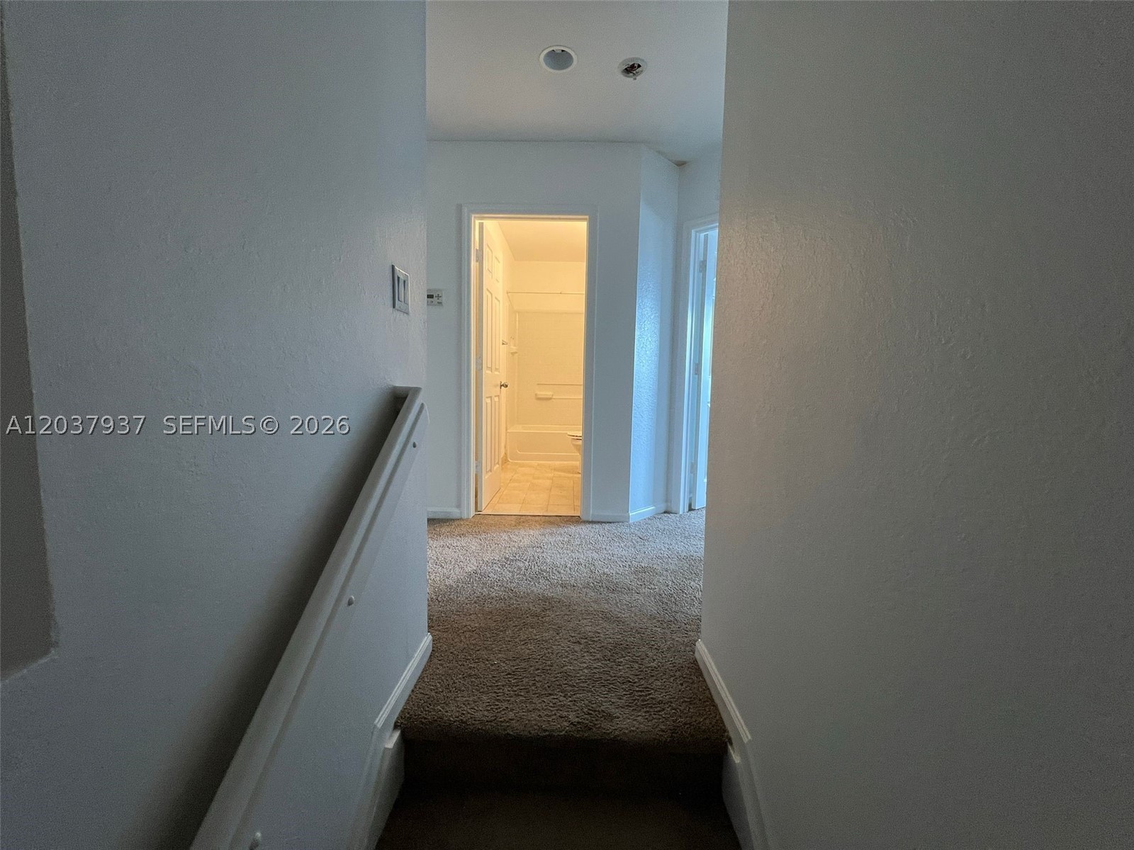 MANDARIN LAKES - Residential Lease