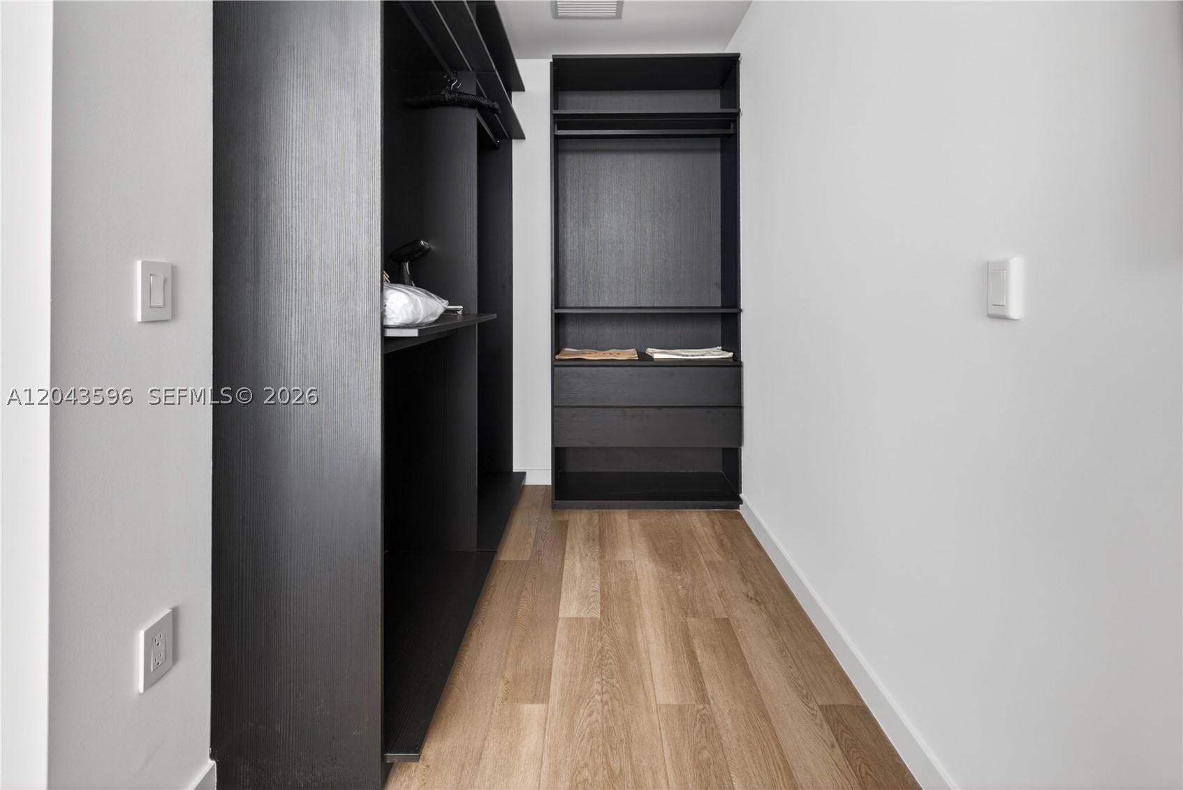 ELLEVEN HOTEL RESIDENCES - Residential