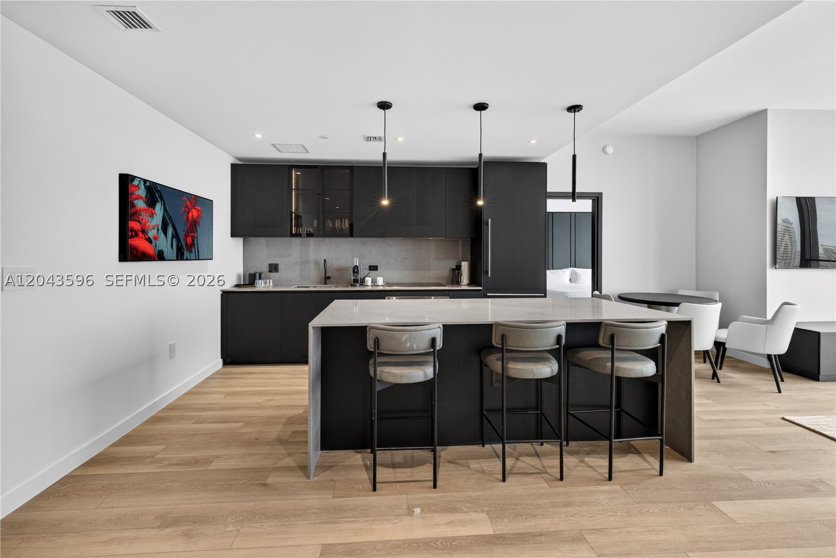 ELLEVEN HOTEL RESIDENCES - Residential