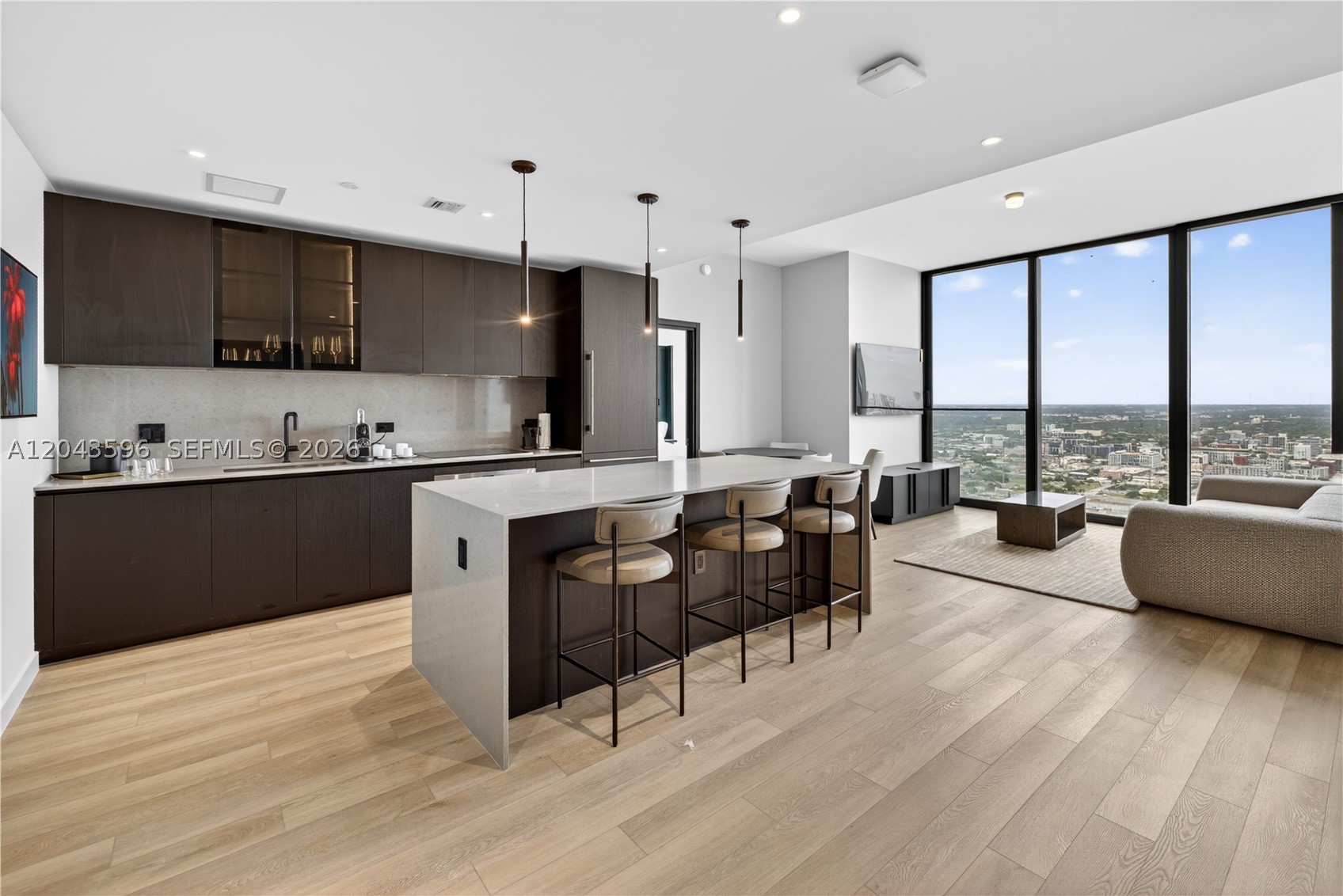 ELLEVEN HOTEL RESIDENCES - Residential